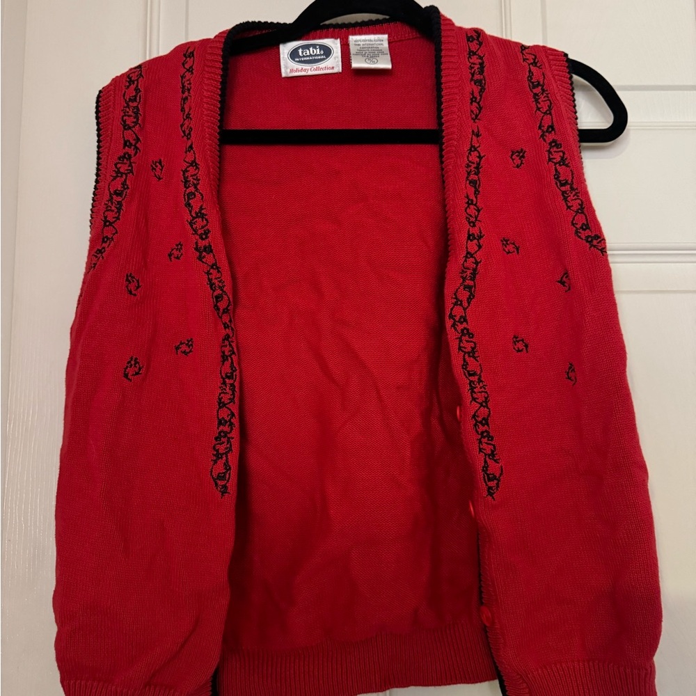 Embroidered Red Button-Front Knit Vest - Picture 2 of 6